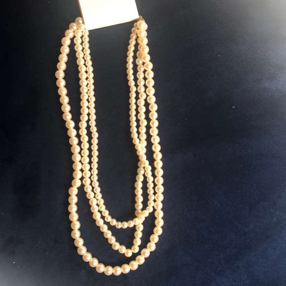 Forever 21 Jewelry - Forever 21 pearl necklace Forever 21 Jewelry - Forever 21 pearl necklace